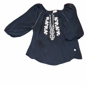 💖 Mix & Match: 4 for $25! 💖 

Hollister Navy Blue Top with White Embroidery